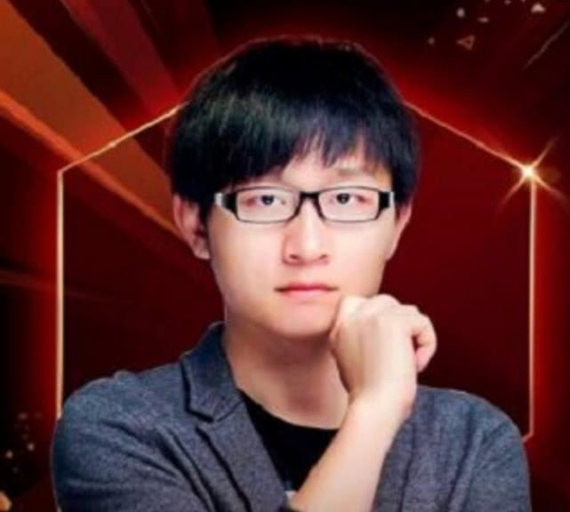 cf陈子豪又爱又恨的两个模式一个他无敌一个他总是被踢