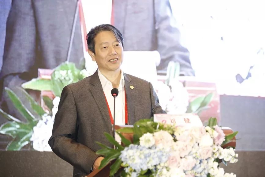 主持:辽宁省肿瘤医院张斌教授,中国医学科学院肿瘤医院王翔教授开幕式