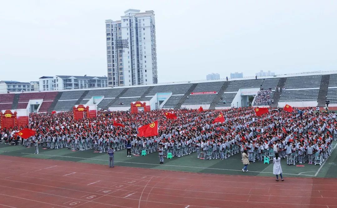 区成功举行"十八而志 砥砺前行"纪念五四运动100周年成人礼活动_潼南