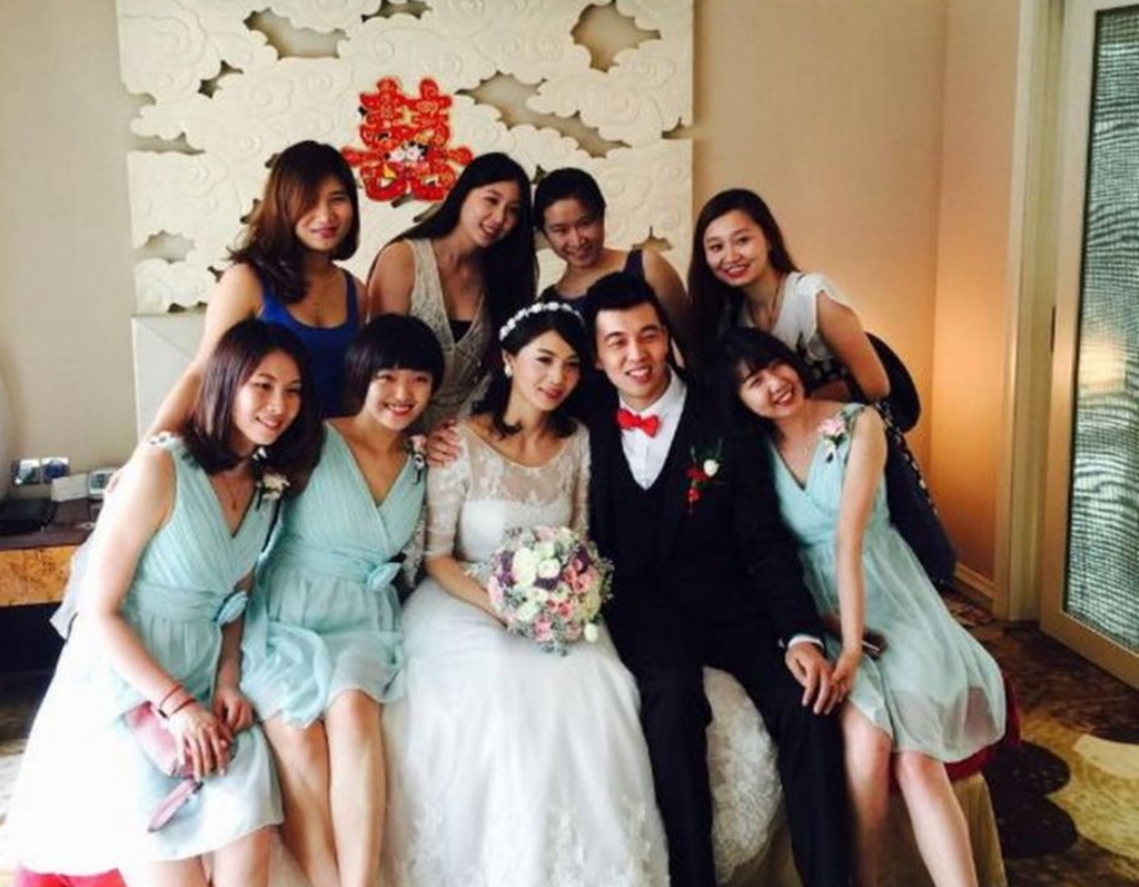 拿到2000万3年大合同,妻子是清华才女_曾令旭