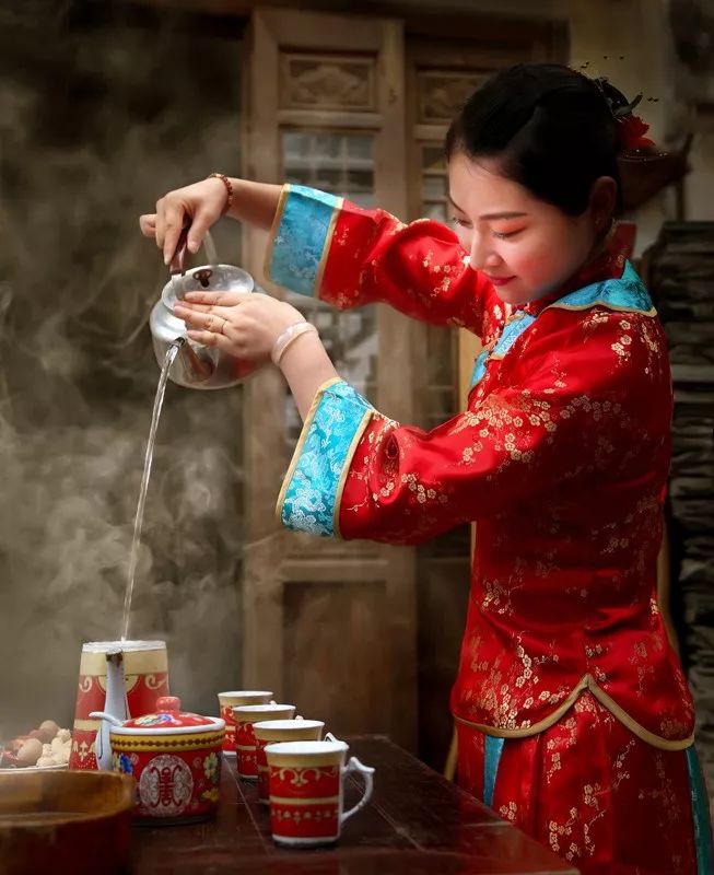 轻雾缭绕,仙境茶园,婺源绿得养眼,鲜的清新