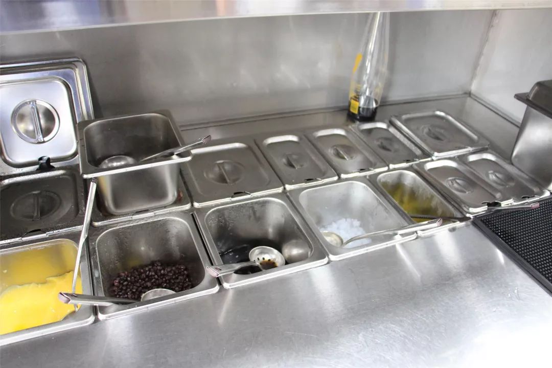 还敢喝奶茶来看看福泰隆广场14家奶茶店的后厨