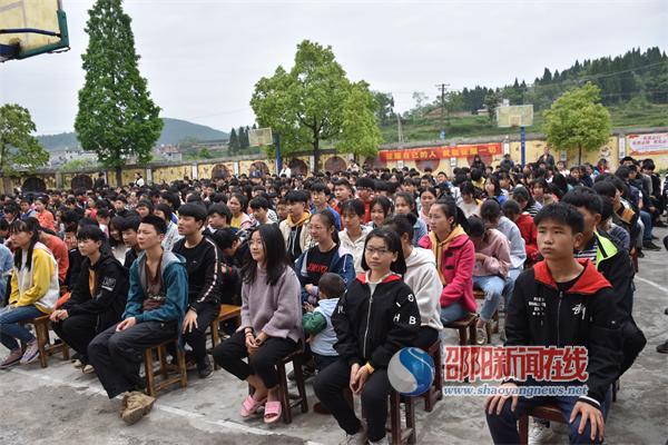 隆回县石门中学举行2019年上学期中考总结