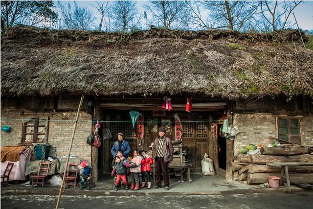 原创"中国新首善"累捐120亿:吃地瓜面长大,靠14元助学金读完大学