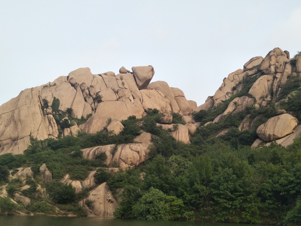 嵖岈山,又名玲瓏山,西遊仙山,嵖岈山風景區,位於河南省駐馬店市遂平縣