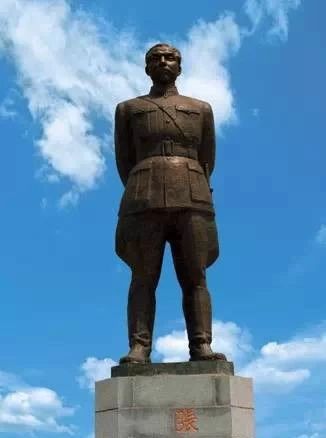 《张学良将军像》《走向世界》