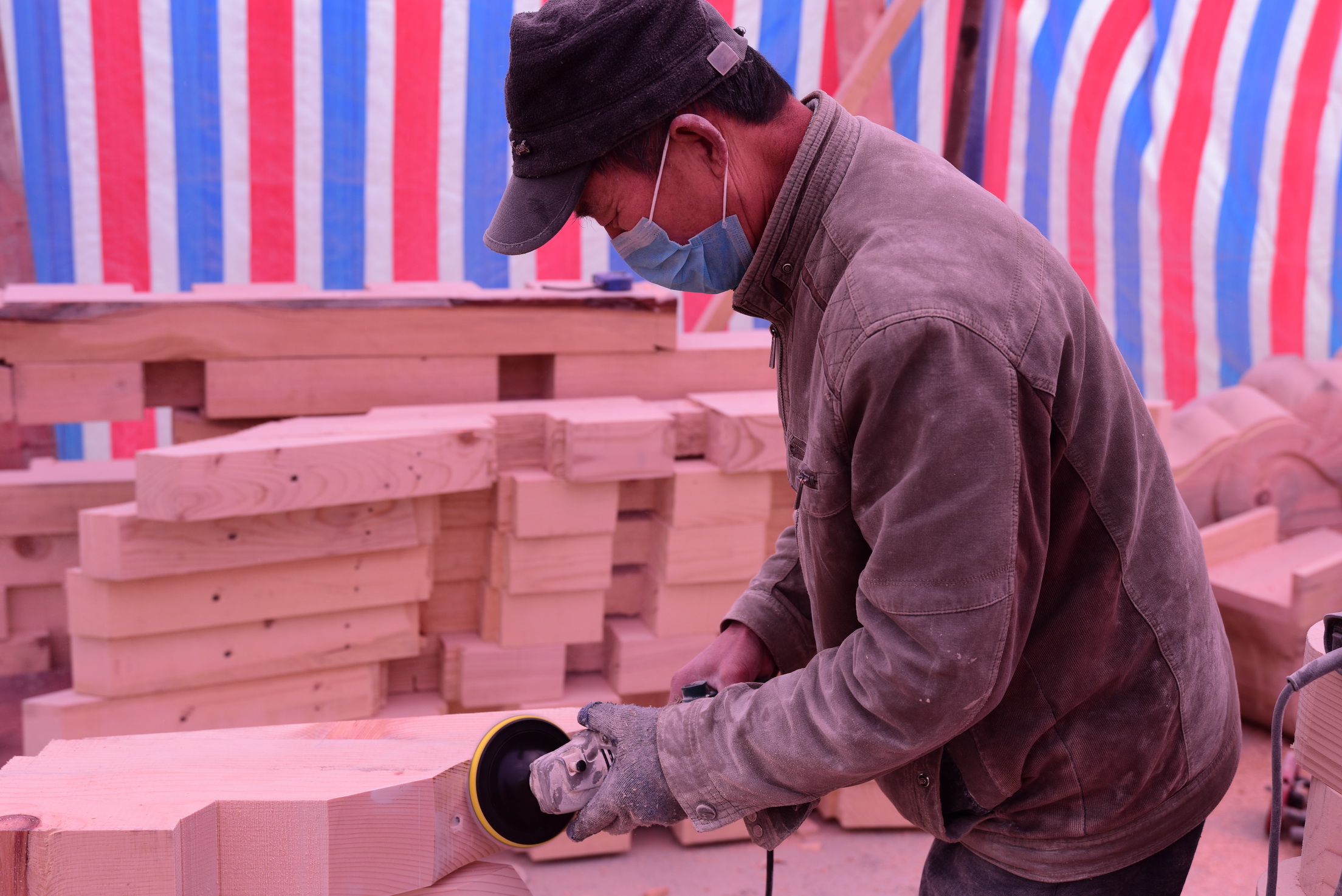 行走在徐州市倒马井文化街区,参观倒马井仿古建筑,见证匠人杰作