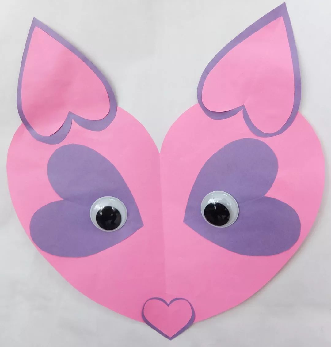 武壹 朵朵班赛洛园涂鸦画《菠萝》关延旭 托一班团纸画《大树》白一辰