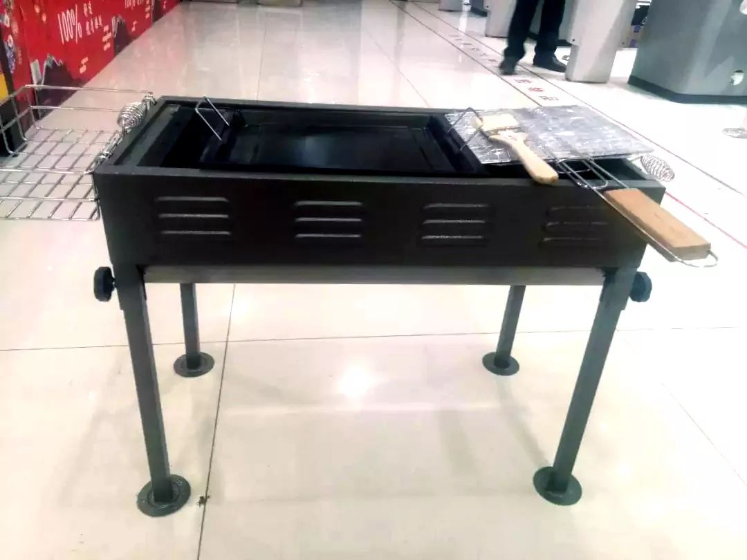 超市当日单张小票购物满98元抽奖一次,购物满198元抽奖两次,购物满398