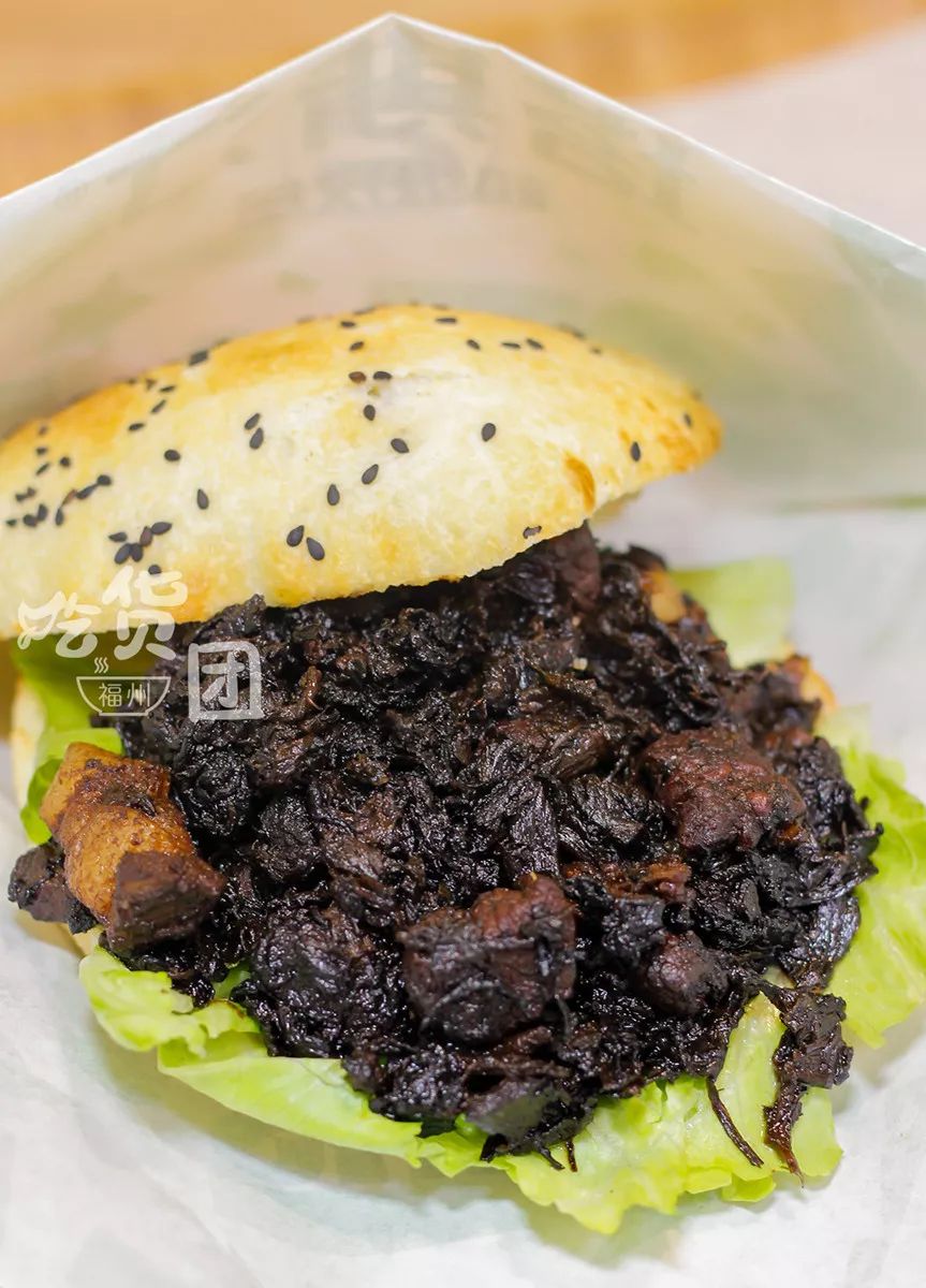 ①个汉堡①杯饮料49元福州这家奇葩汉堡店竟然什么都敢往汉堡里加