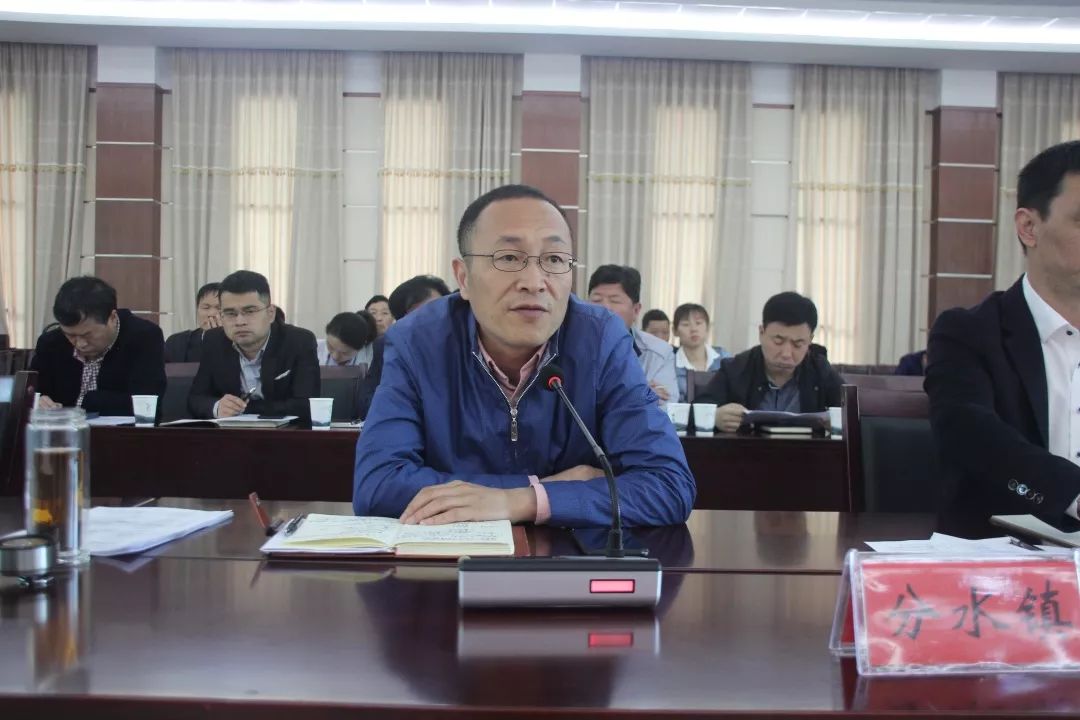 汇报情况▽县住建局局长倪天震布置第一批创建省级