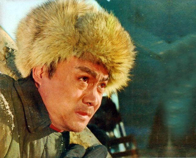 这是著名硬汉明星杨在葆,在《年轻的一代》中塑造地质队员肖继业的