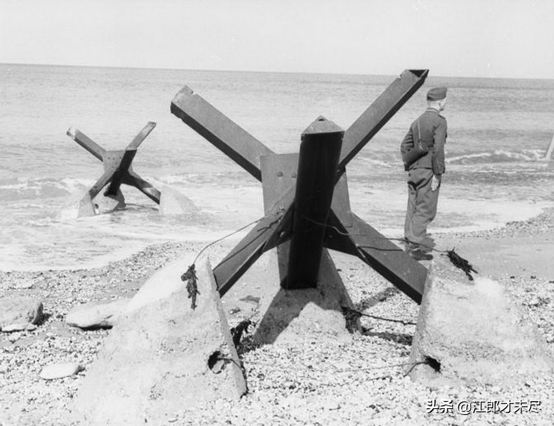 看看德军拍的诺曼底防御工事,觉得盟军死十几万人也不奇怪了