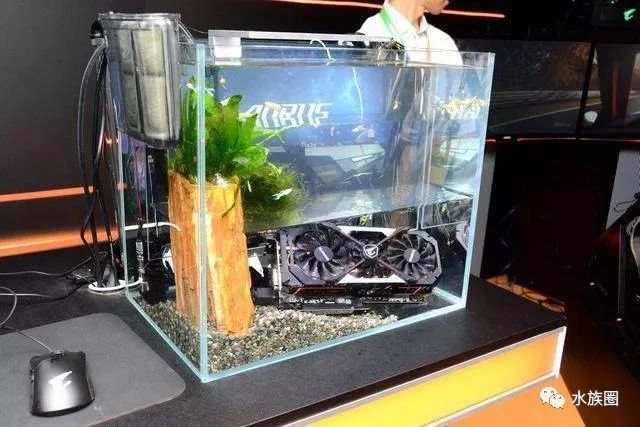 绝对会玩,散热 cool 方案:电子液体鱼缸主机