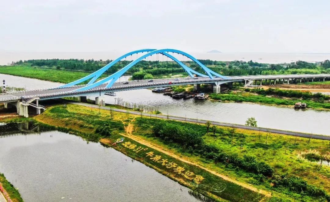 大鼓——环巢湖大道——到派河大桥向右下拐,按照指路牌指示即可到达