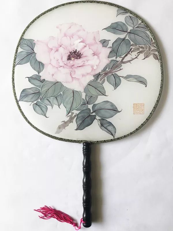 津门女画家|吴淑萍 没骨花卉团扇作品欣赏
