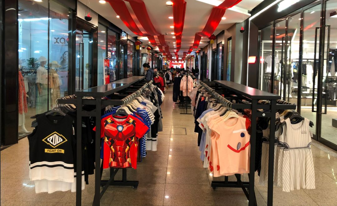 "谁与争疯"长风·国贸第六馆安踏大型特卖惠,等你来"疯"!