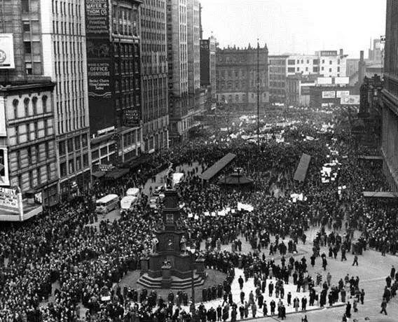 5月1日国际劳动节起源于1886年芝加哥市工人罢工.