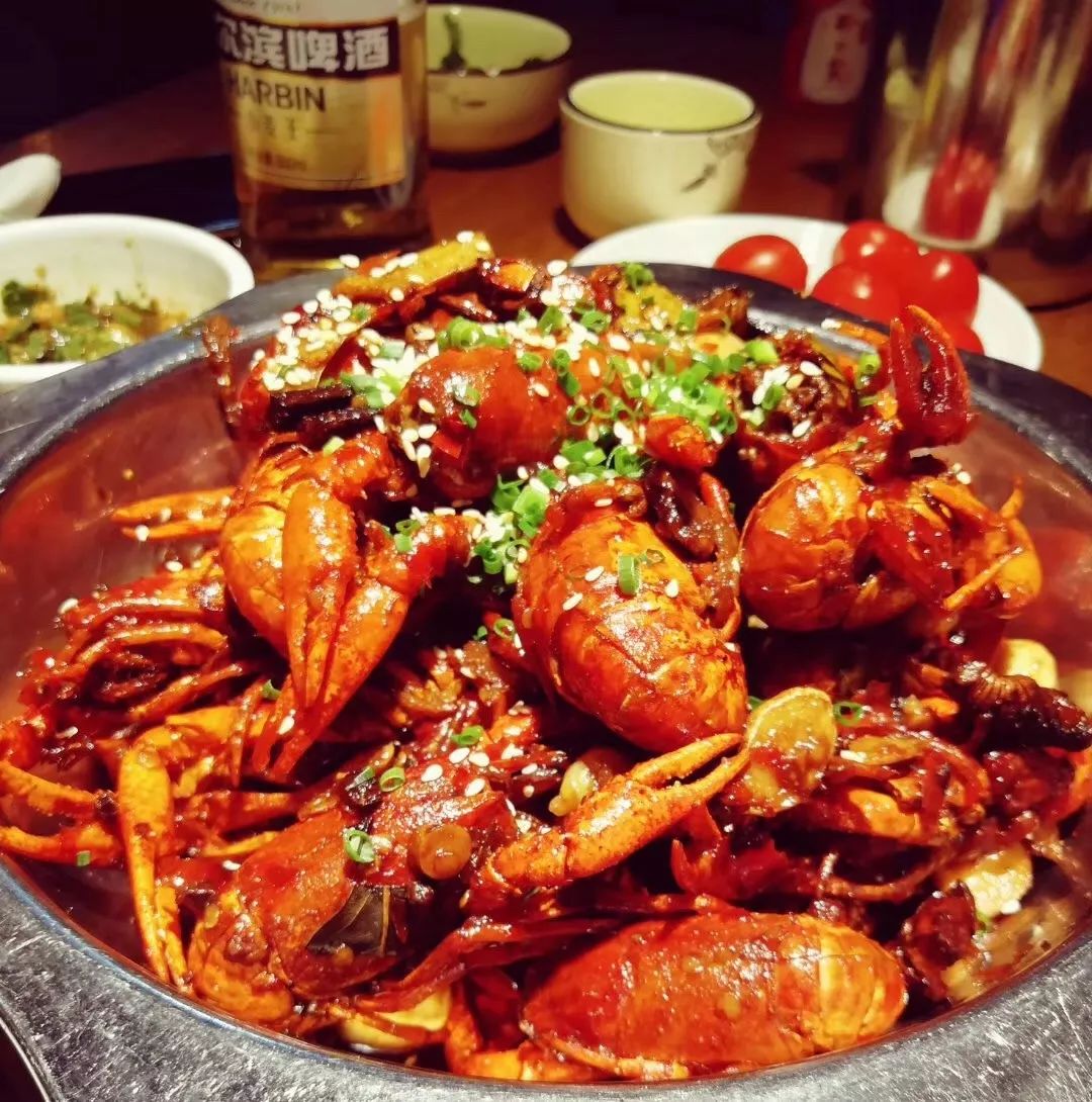 涪陵这儿上万斤小龙虾免费吃!还有啤酒免费喝!赶紧走起!