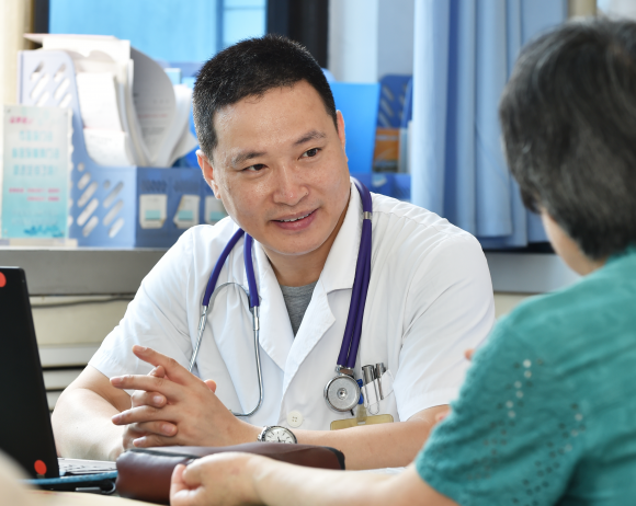 河北以岭医药研究院院长贾振华获省劳动模范称号