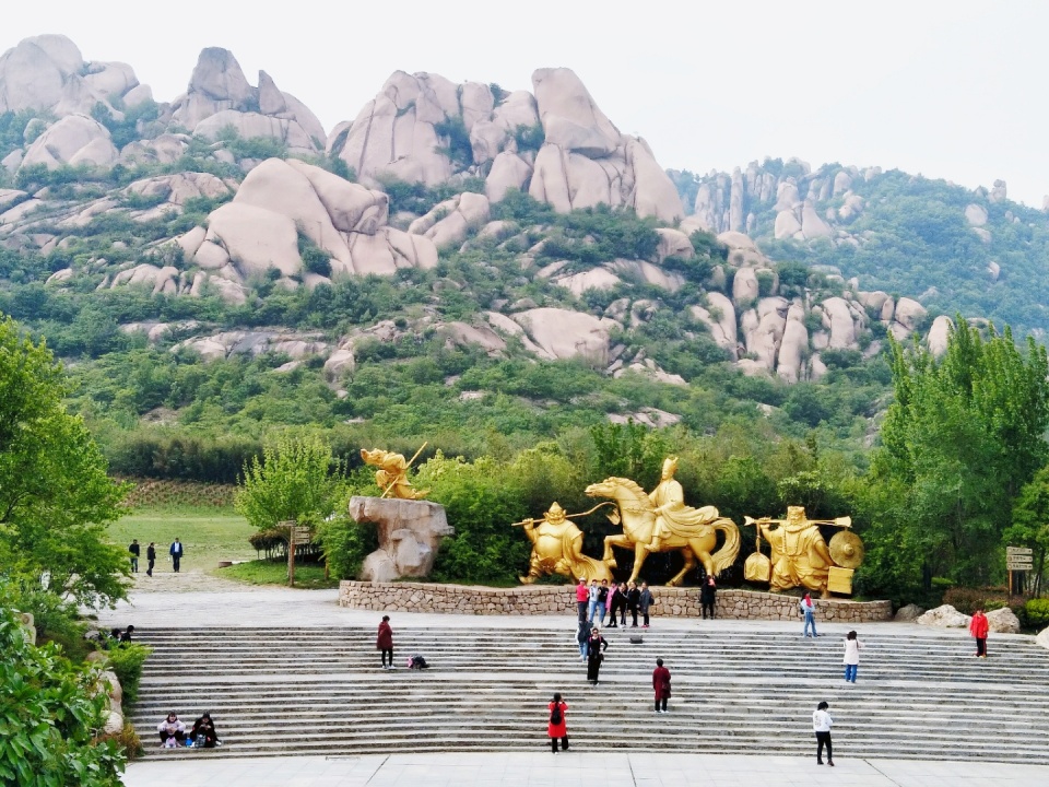 探秘河南嵖岈山远近高低各不同