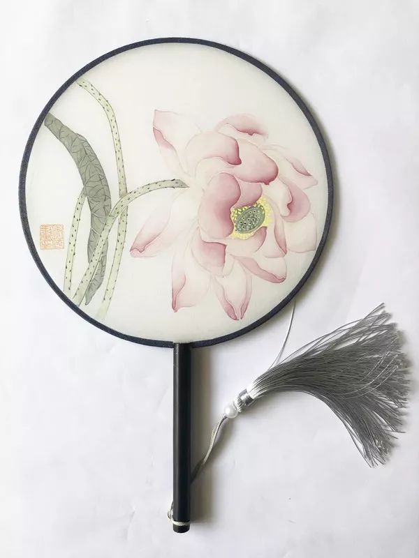 津门女画家|吴淑萍 没骨花卉团扇作品欣赏