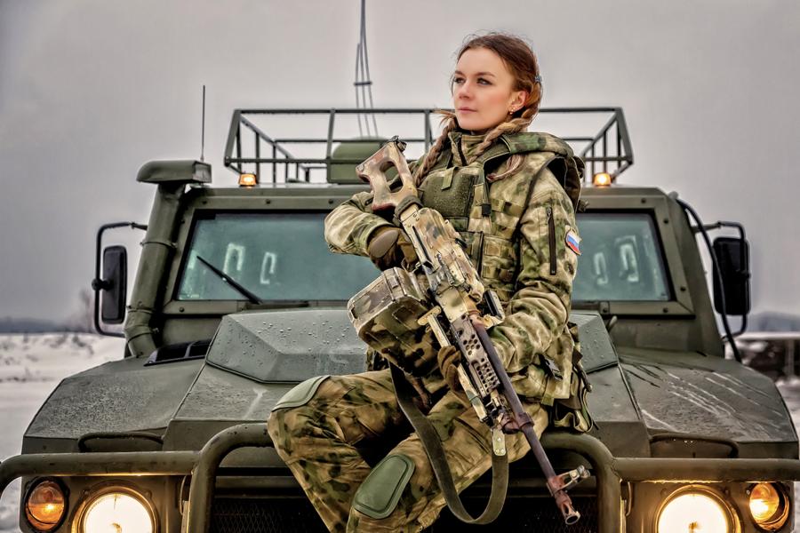 来自基洛夫的警长安娜皮斯肯67来自加里宁格勒的警察中尉安娜,拥有