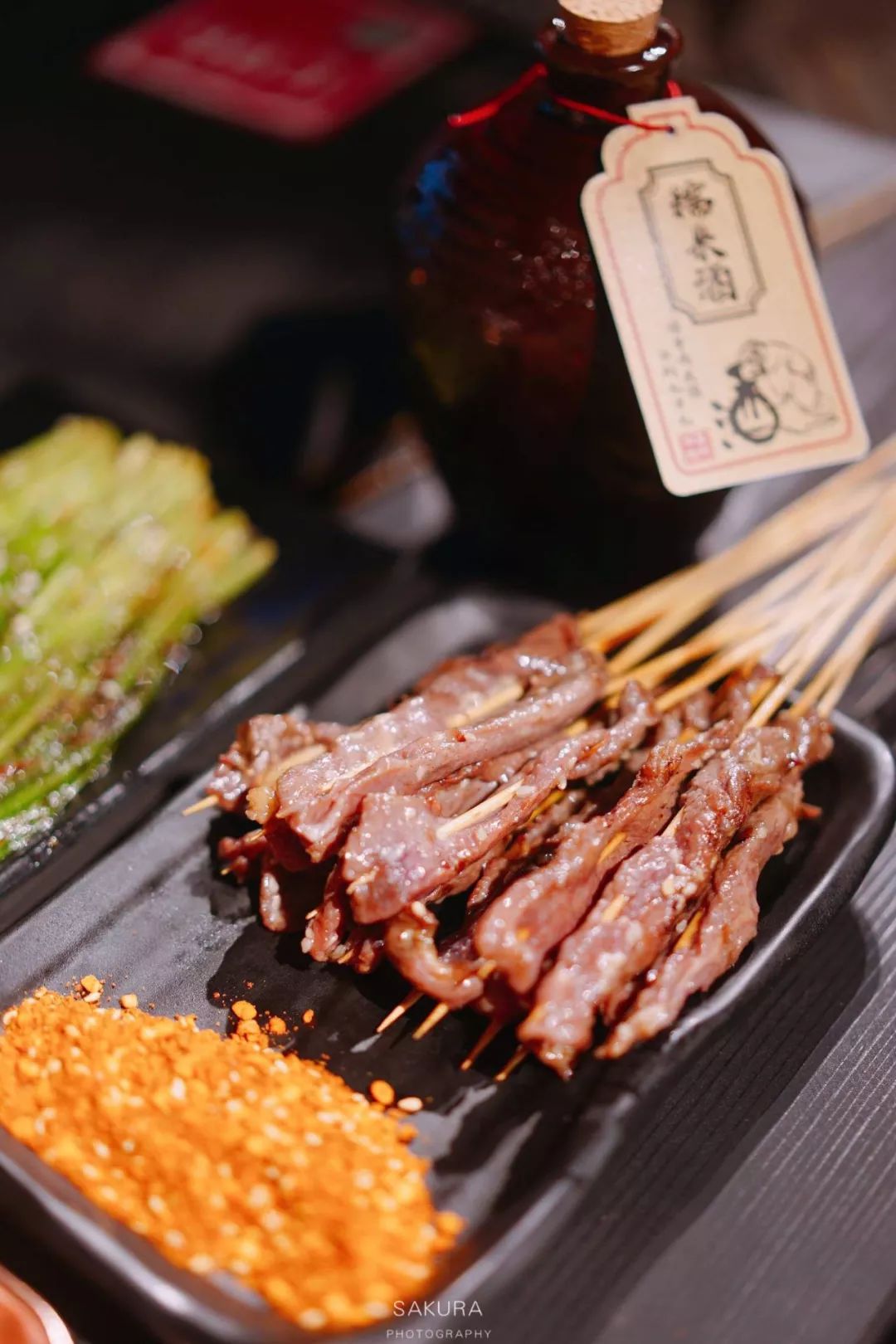 【今邕烧烤】1元秒抢原价35元烈火牛肉/手在烤盘上