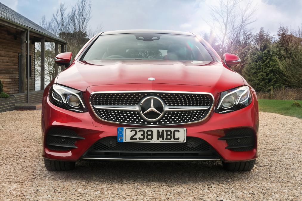 反正只要好看就行真正有钱人才能欣赏的奔驰e级e400d轿跑