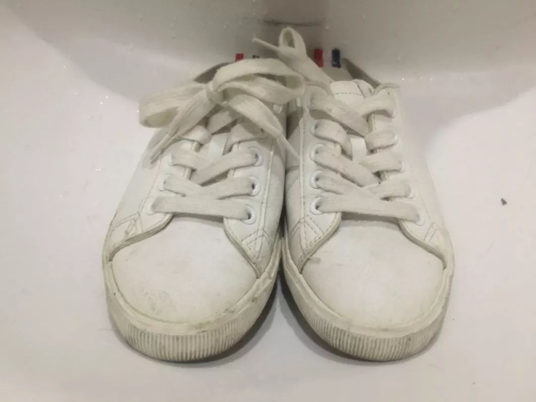 懒人必备!浸泡10分钟,还你一双新的小白鞋