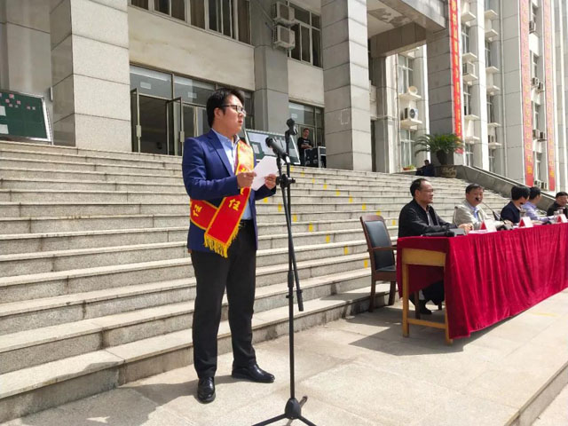 邓州一高举行期中考试总结大会暨校园开放日活动