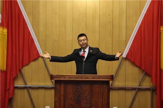 题目《想着她的七年》15郭龙龙金坛法院政治部科员演讲题目《法治梦