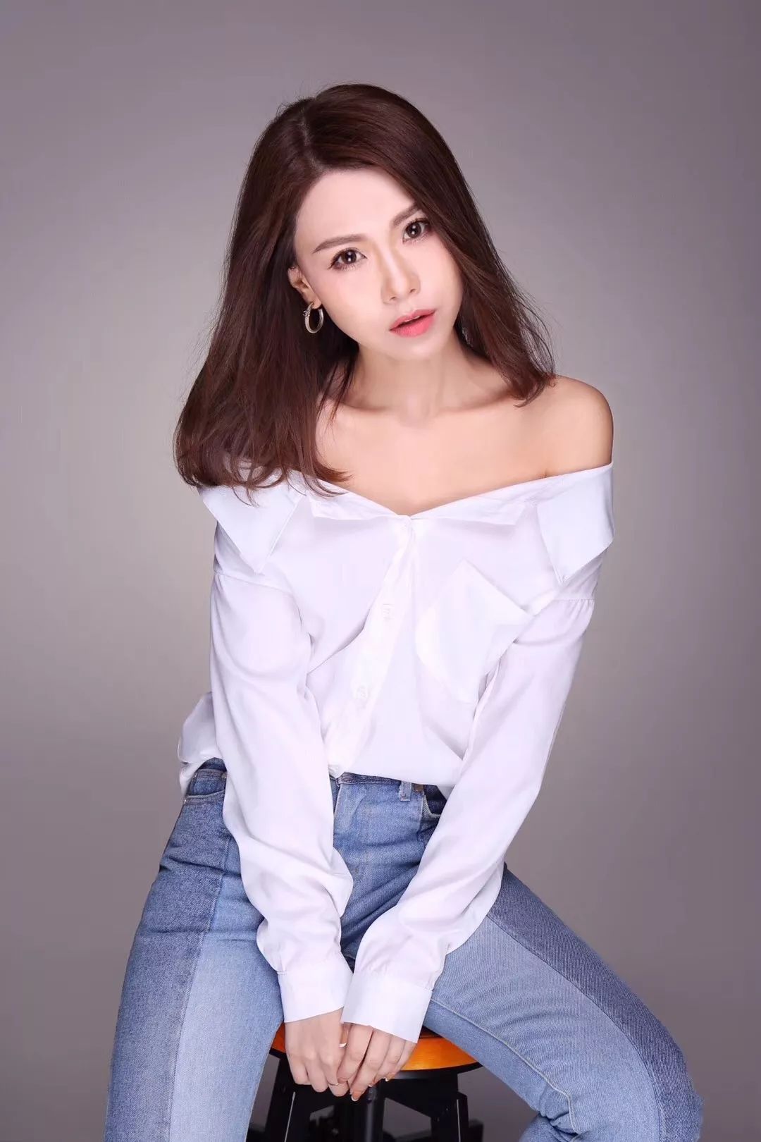 《生活在线》主播雅琼