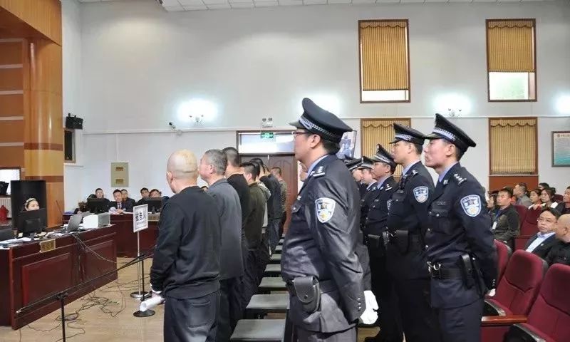 寻衅滋事,敲诈勒索.张家口一地开庭审理两件涉恶案