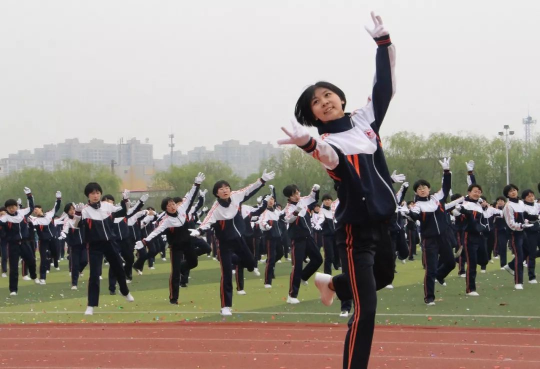 乐亭一中隆重举行2019年春季田径运动会