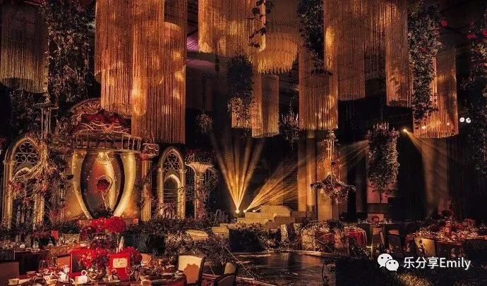 还有创意的上菜秀大厅效果图一楼(明档*当地本土菜系) 任你挑选接下来