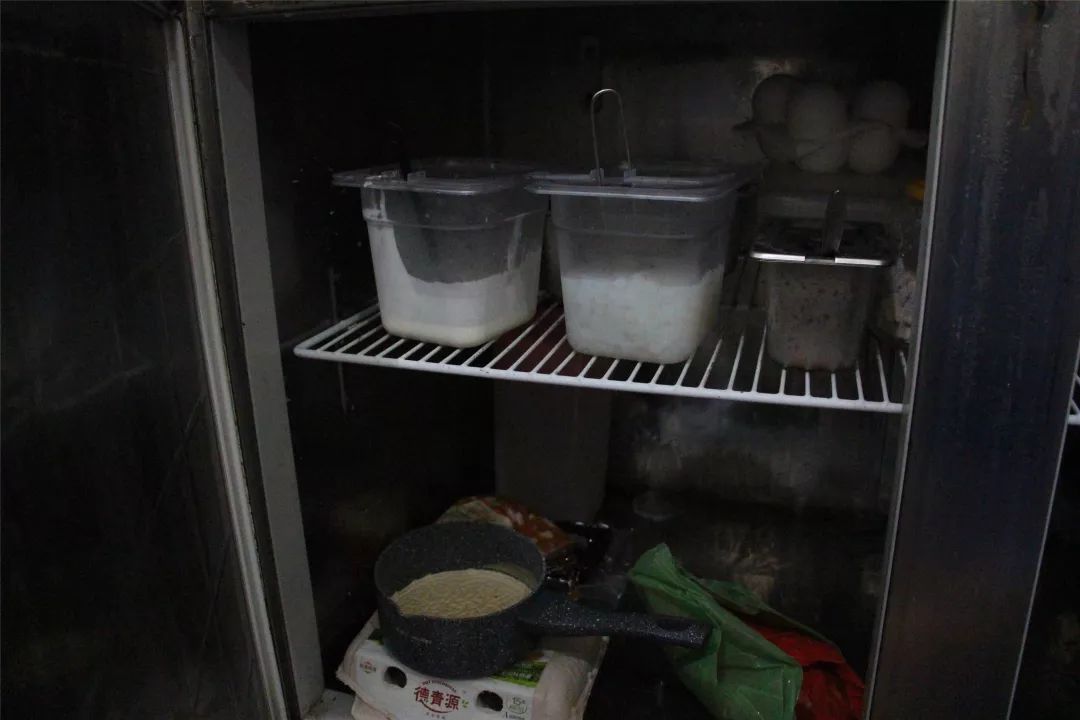 还敢喝奶茶来看看福泰隆广场14家奶茶店的后厨