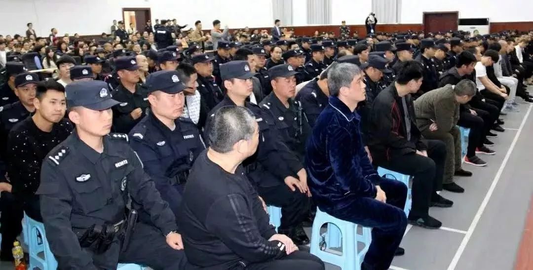 2018年10月16日,王成斌,刑丙军黑社会性质组织案在阜南县法院一审开庭