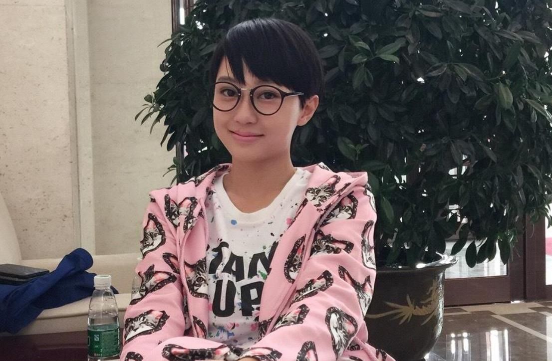 据说她最近要结婚了,而她的老公也曝光了,她的老公就是在《关东大先生