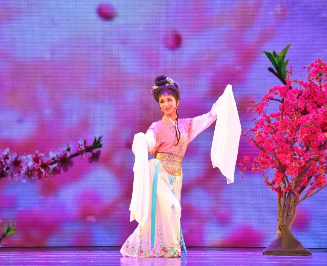 桂剧折子戏《人面桃花之梦幻》粤剧折子戏《赴京鸣冤》,《擂鼓战金山