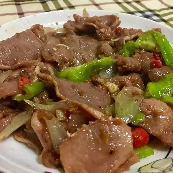 京葱爆猪利香脆掌中宝碳烤猪颈肉椒盐蚕蛹风味驴肉铁板猪小排梅菜扣肉