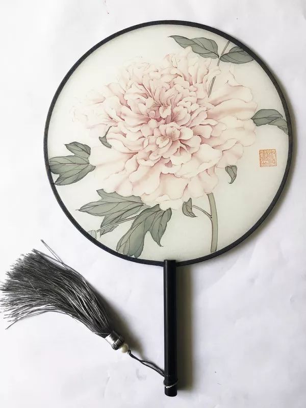 津门女画家|吴淑萍 没骨花卉团扇作品欣赏