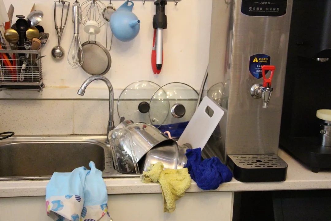 还敢喝奶茶来看看福泰隆广场14家奶茶店的后厨