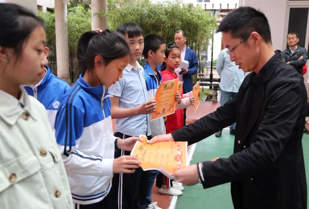 运动点燃激情,拼搏实现梦想——陈屿小学2019年春季田径运动会顺利