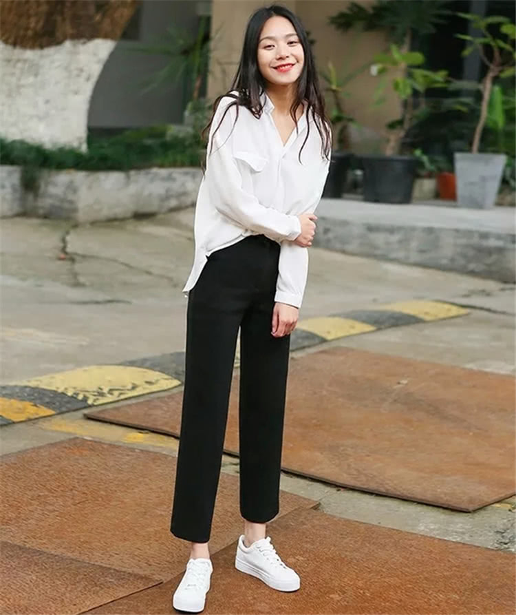 夏季不甘心平庸,九分裤和小白鞋搭配制造"小心机",心动吗?