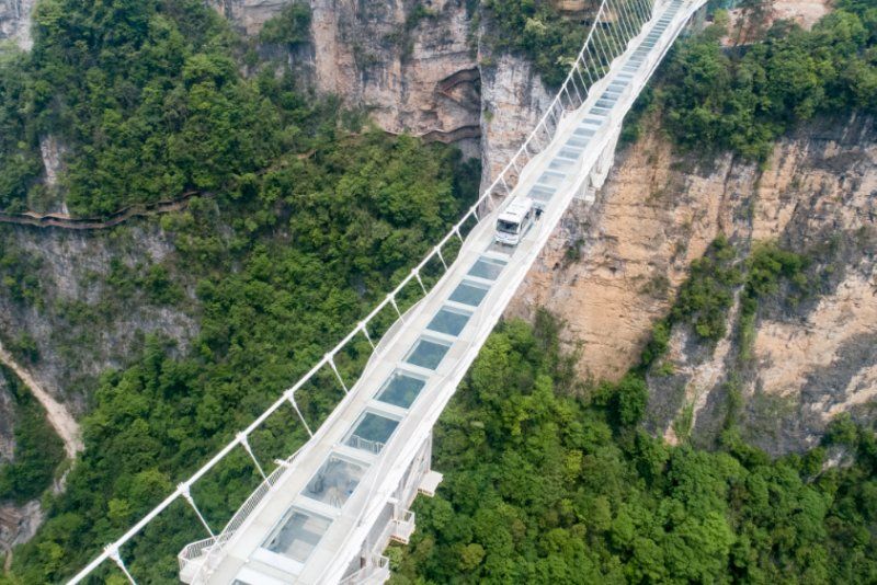 再创世界奇迹!这家皖企在玻璃桥上展现"黑科技"