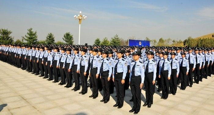 在校期間享受軍人待遇,並計算軍齡,畢業後直接面向軍隊安排工作,按照