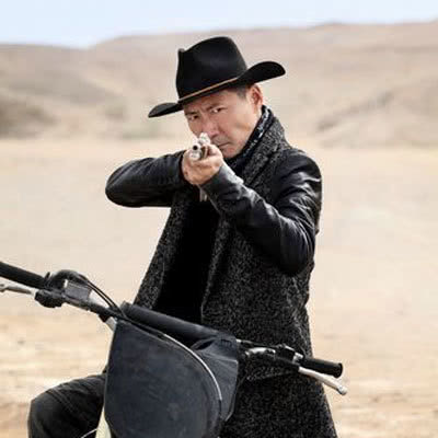 燕双鹰标配皮大衣和awm咋来的?再次观看,吃鸡玩家沸腾了!