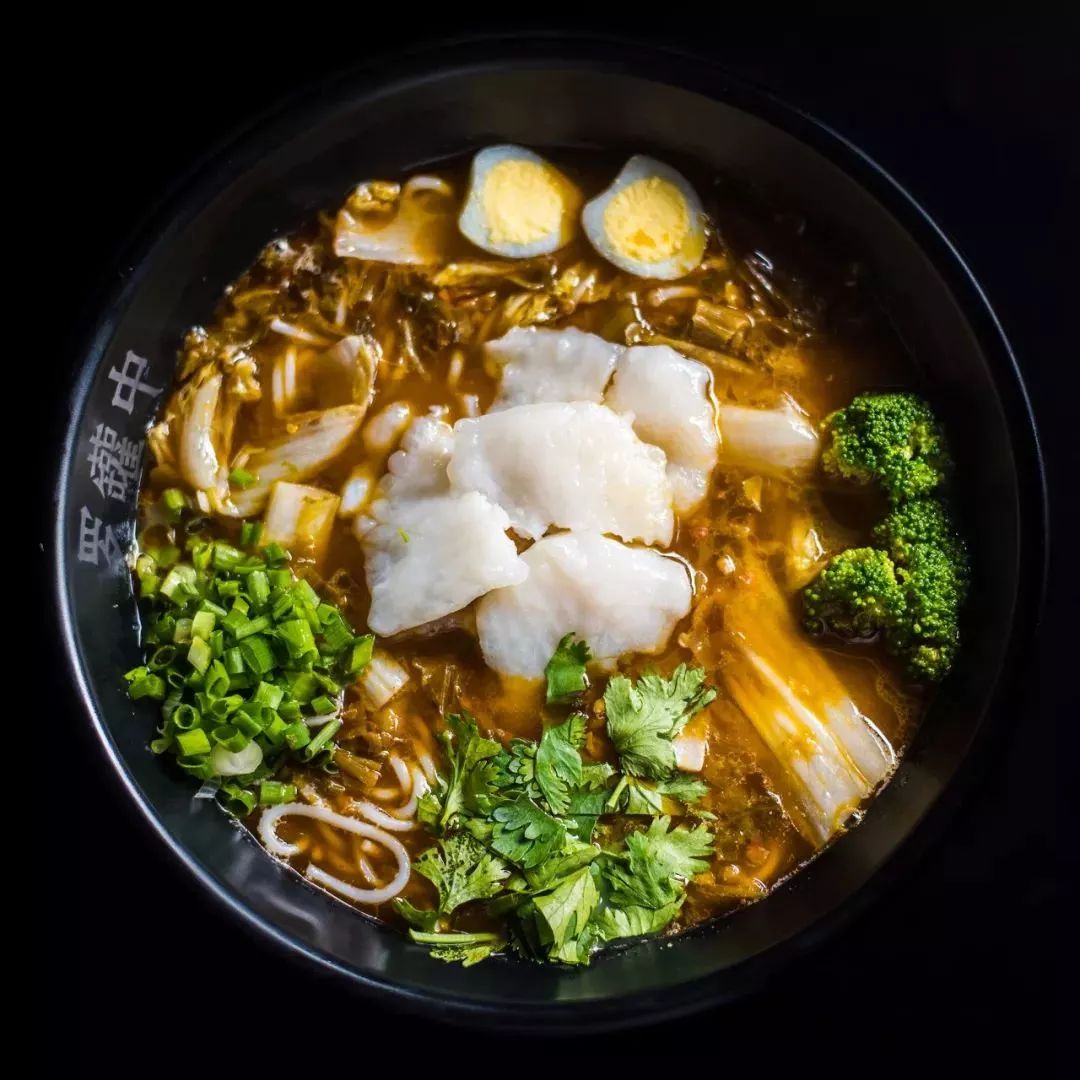 9元吃米线,特色麻辣小海鲜来就送!