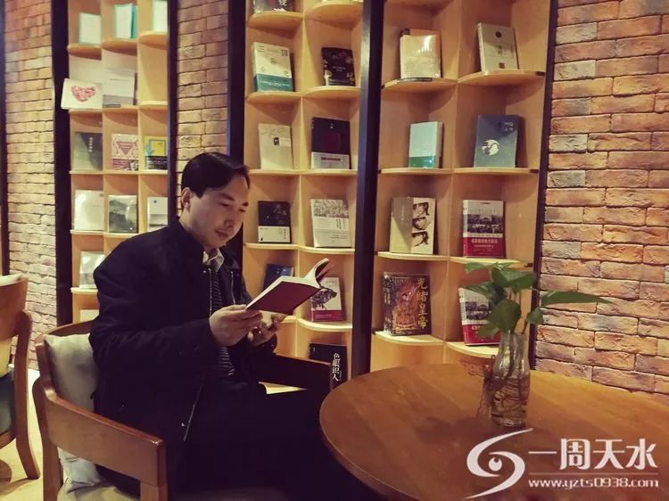 甘谷县王效琦家庭荣获第三届全国"书香之家"称号!